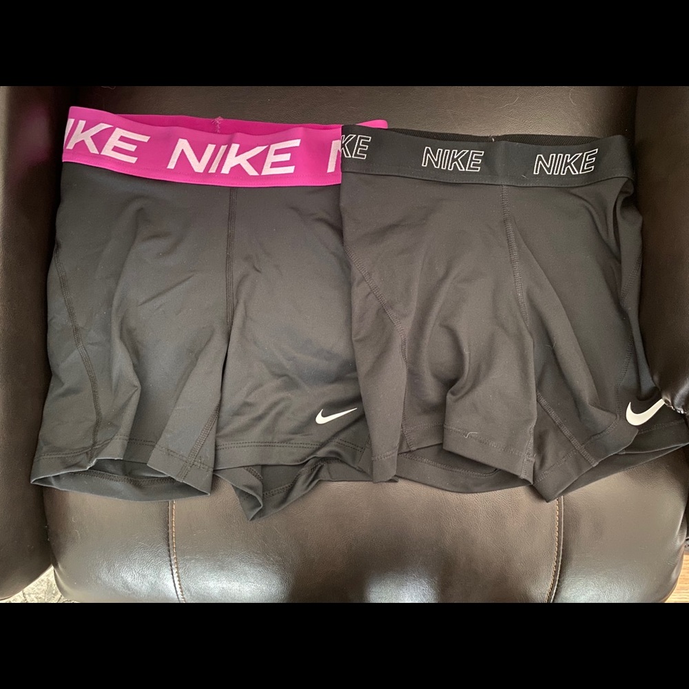 Women’s Nike Pros Small 2 Pairs